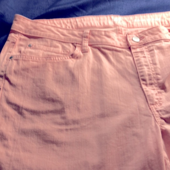 Lee Riders midrise Bermuda woman’s shorts size 18M - Picture 2 of 9